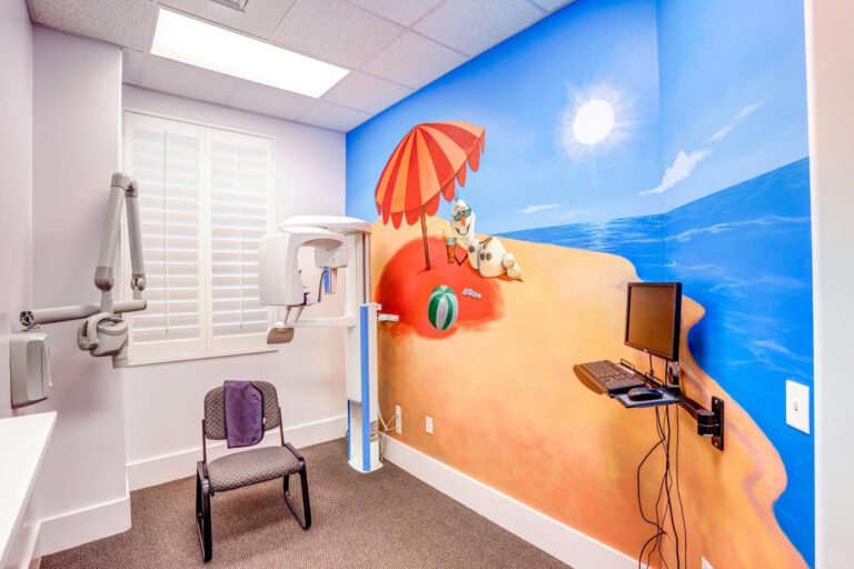 Saratoga Springs examination room - Smart Pediatric Dentistry, Utah