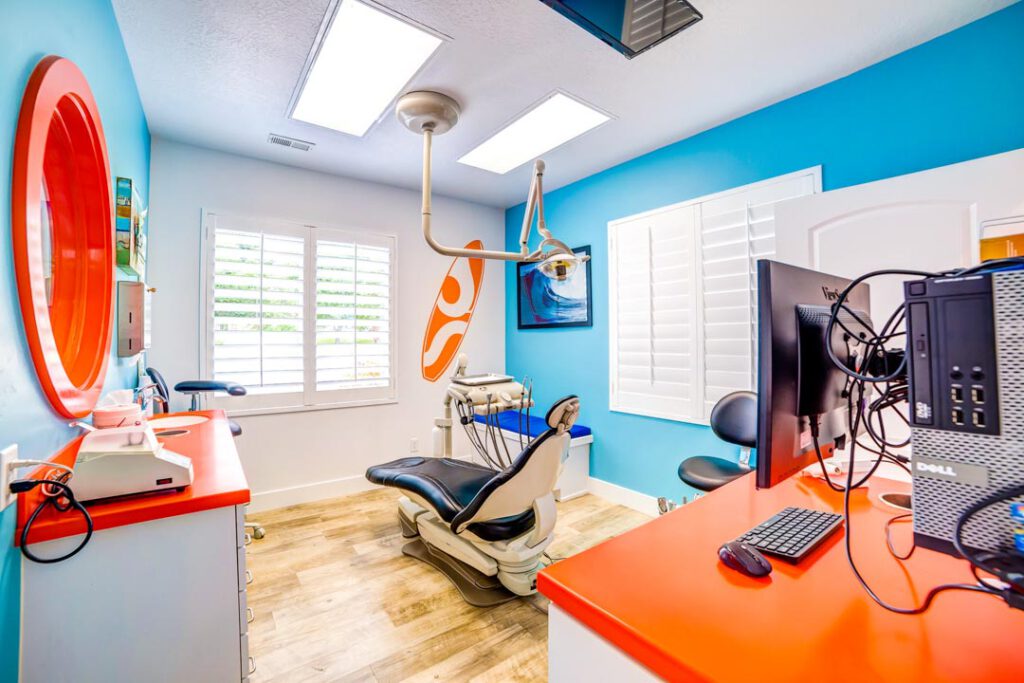 Dentistry examination room for tooth cleanings and fillings - Smart Pediatric Dentistry, Utah